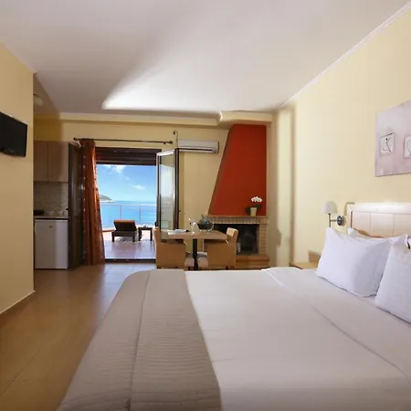 Faros Luxury 3* Marathopoli