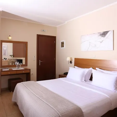 Faros Luxury Marathopoli