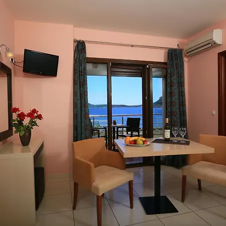 Aparthotel Faros Luxury 3*