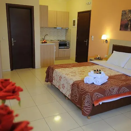Aparthotel Faros Luxury Marathopoli