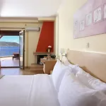 Ξενοδοχείο με διαμερίσματα Faros Luxury Μαραθόπολη