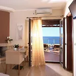 Faros Luxury