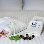 Faros Luxury Aparthotel Marathopoli