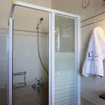 Ξενοδοχείο με διαμερίσματα Faros Luxury 4*