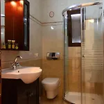 Ξενοδοχείο με διαμερίσματα Faros Luxury Μαραθόπολη