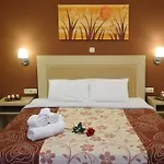 Aparthotel Faros Luxury