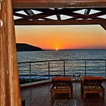 Faros Luxury Μαραθόπολη