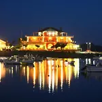 Faros Luxury 4*
