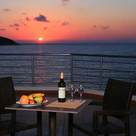 Apart-hotel Faros Luxury