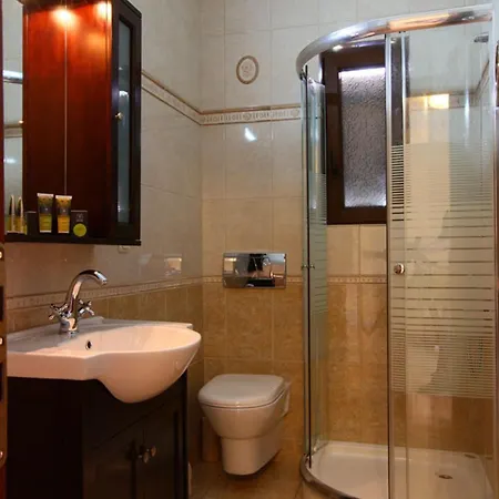 Aparthotel Faros Luxury Marathopoli