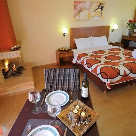 Faros Luxury Aparthotel 3*