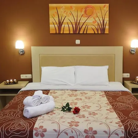 Aparthotel Faros Luxury