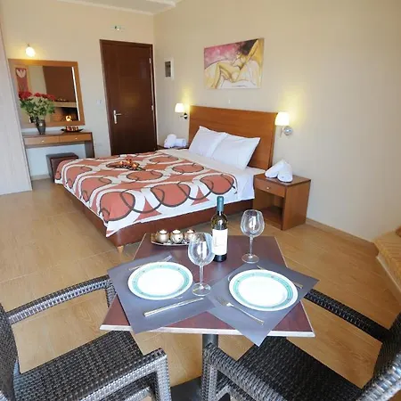 Faros Luxury 3*