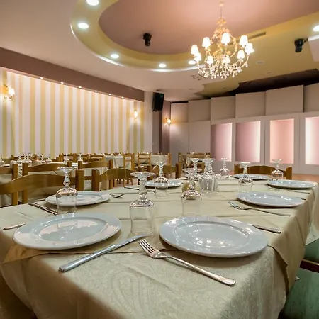 Ξενοδοχείο με διαμερίσματα Faros Luxury Μαραθόπολη