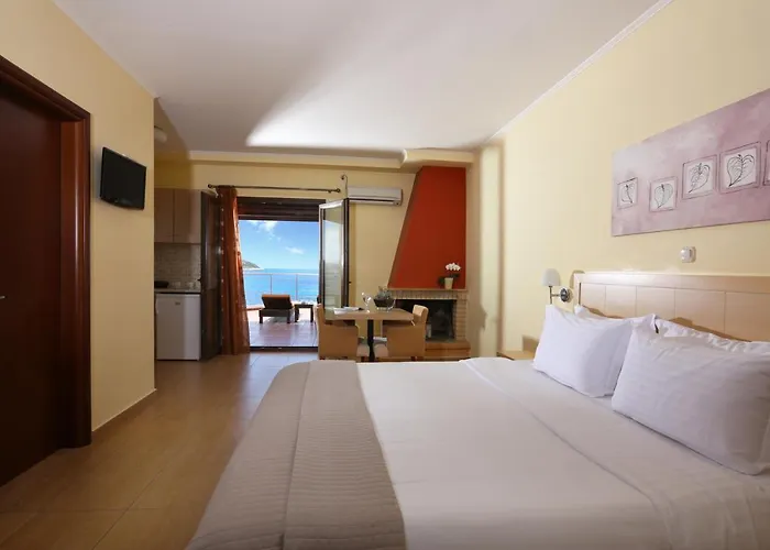 Faros Luxury 4* Marathopoli