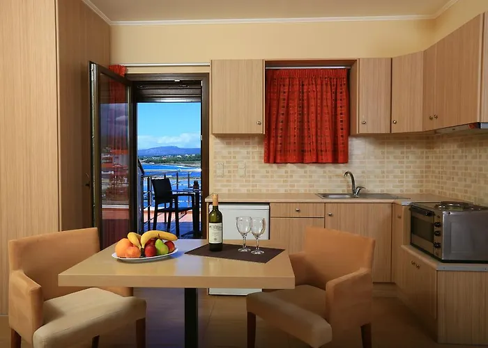 Faros Luxury Apart Otel Marathopoli