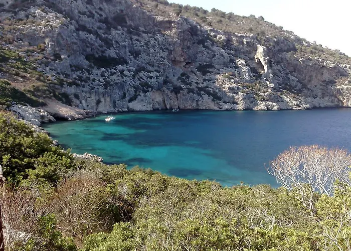 Faros Luxury Marathopoli