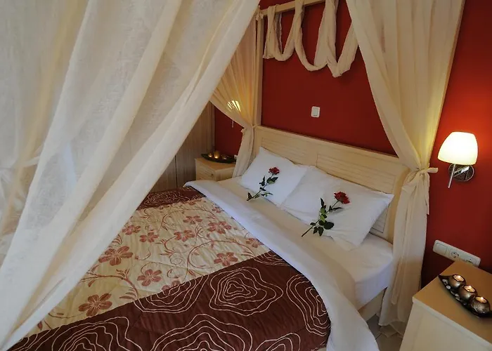 Faros Luxury 4* Marathopoli